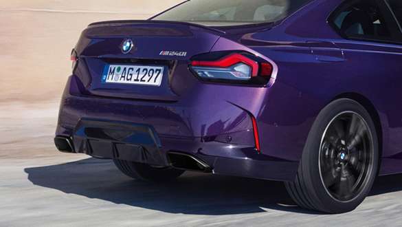 Three-quarter rear view BMW 2 Series Coupé G42 2024 BMW 2 Series Coupé G42 2024 Thundernight metallic three-quarter rear view