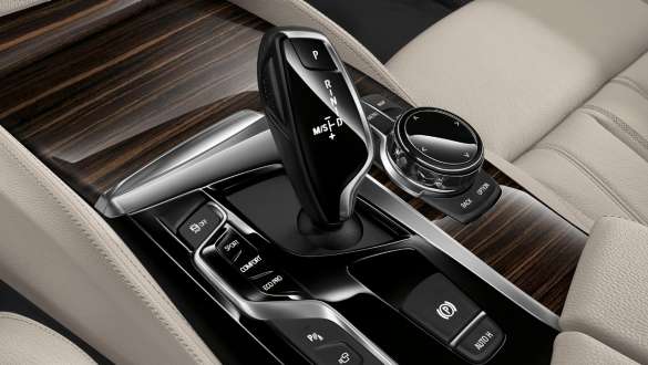 Control elements Interior BMW 5 Series Sedan G30 Control elements in high-gloss Black BMW 5 Series Sedan G30 Facelift 2020 interior
