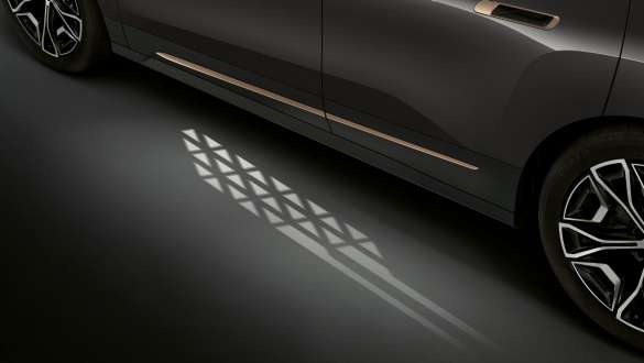 BMW iX M60 i20 2022 electric SUV electric car Great Entrance Moments BMW iX M60 with open doors