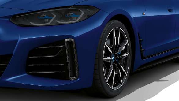 M Aerodynamics package BMW i4 M50 G26 2021 M Aerodynamics package BMW i4 M50 G26 2021 BMW Individual Frozen Portimao Blue metallic air curtain close-up