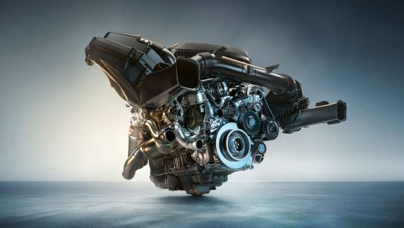 M TwinPower Turbo 6-cylinder inline petrol engine BMW M4 Competition Coupé G82 2020 BMW M4 Competition Coupé G82 2020 M TwinPower Turbo 6-cylinder inline petrol engine close-up
