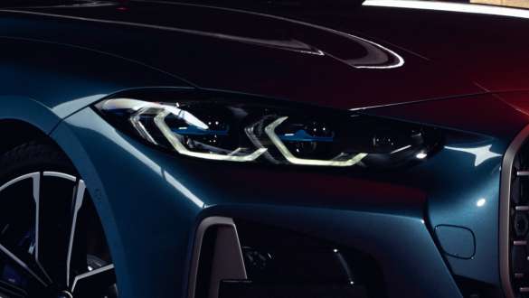 M Aerodynamic package BMW M440i xDrive Coupé G22 2020 BMW M440i xDrive Coupé G22 2020 M Aerodynamic package closeup front apron