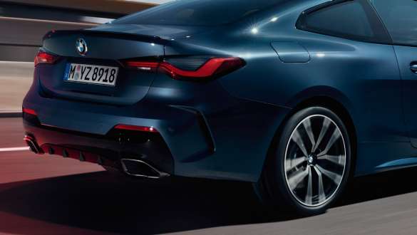 Adaptive M suspension BMW M440i xDrive Coupé G22 2020 BMW M440i xDrive Coupé G22 2020 Adaptive M suspension detail rear apron