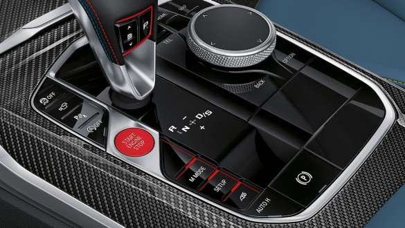 Red Start/Stop button BMW M4 Coupé G82 2020 BMW M4 Coupé G82 2020 red Start/Stop button