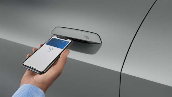BMW Digital Key BMW M440i xDrive Gran Coupé G26 BMW Digital Key BMW M440i xDrive Gran Coupé G26 car door with smartphone