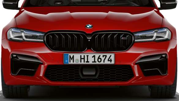 M kidney grille in Black high-gloss BMW M5 Competition F90 2020 M kidney grille in Black high-gloss BMW M5 Competition F90 LCI Facelift 2020 BMW Individual Imola Red front view