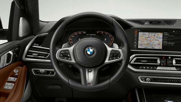 BMW X7 M Automobile with M leather steering wheel G07 2019 BMW X7 M Automobile with M leather steering wheel G07 2019 cockpit