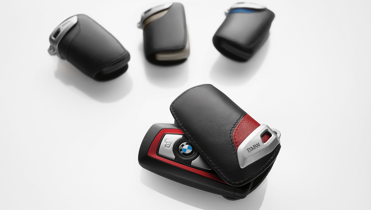 https://www.bmw.com/content/dam/bmw/common/accessories/images/f30_Interieur_Key_case_Sport_p.jpg