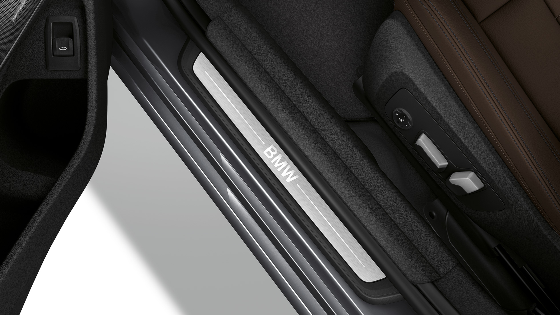 BMW 3 Series Sedan, Model Luxury Line entry sill G20 Top view of the door sill of the BMW 3 Series Sedan with Model Luxury Line features G20.