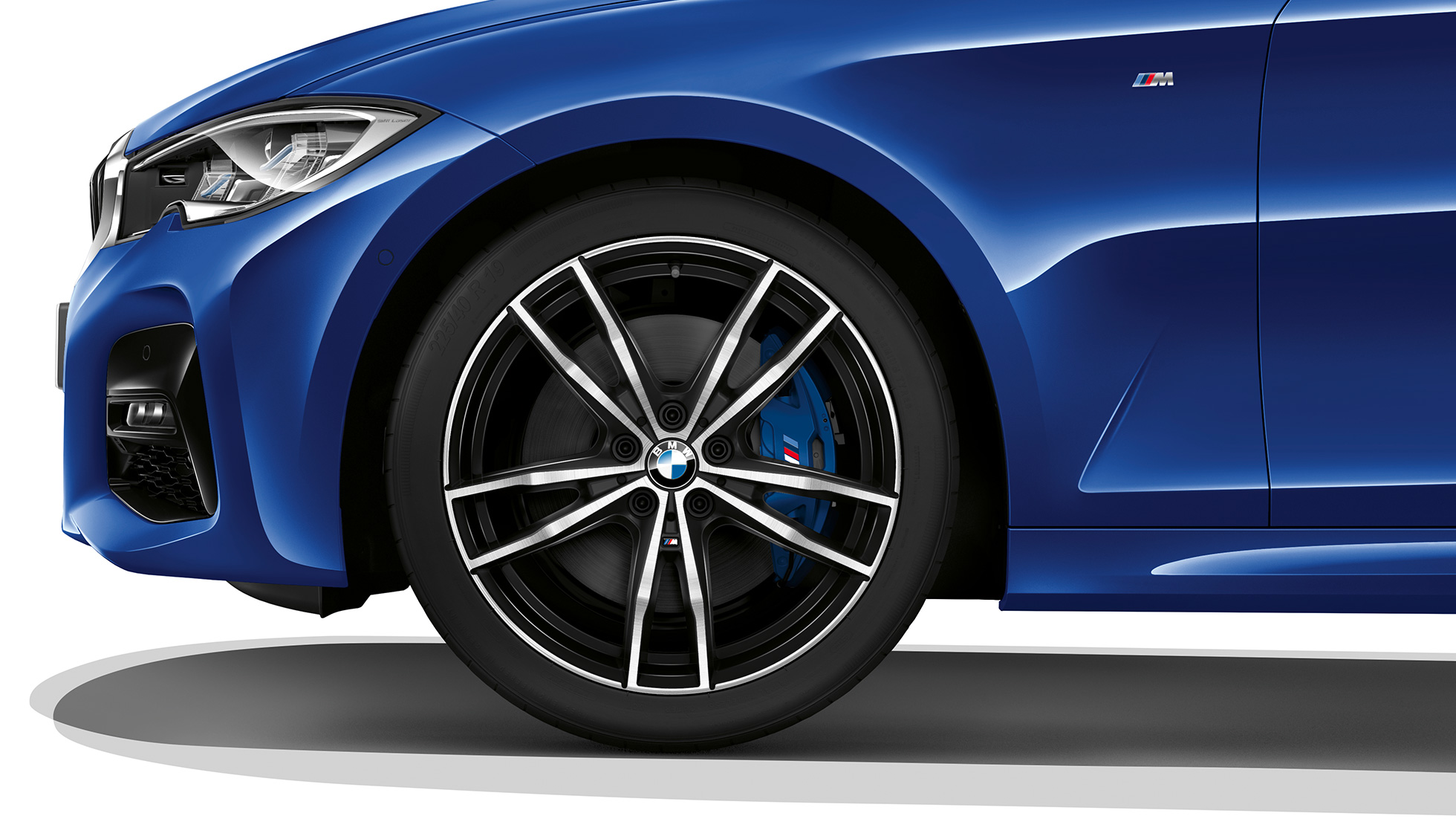 BMW 3 Series Sedan, Model M Sport light alloy wheel G20 Close-up of the light alloy wheel of the BMW 3 Series Sedan with Model M Sport equipment G20.