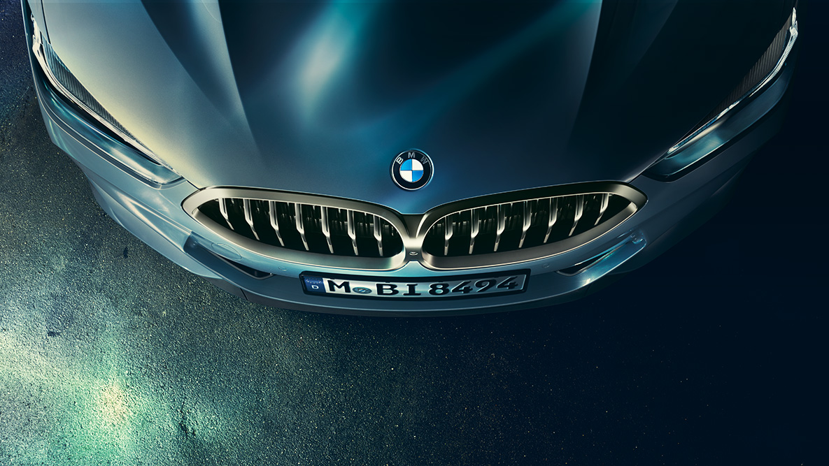 BMW 8 Series Coupé, engine bonnet G15. Close-up of the engine bonnet of the BMW 8 Series Coupé from a bird’s-eye perspective G15.