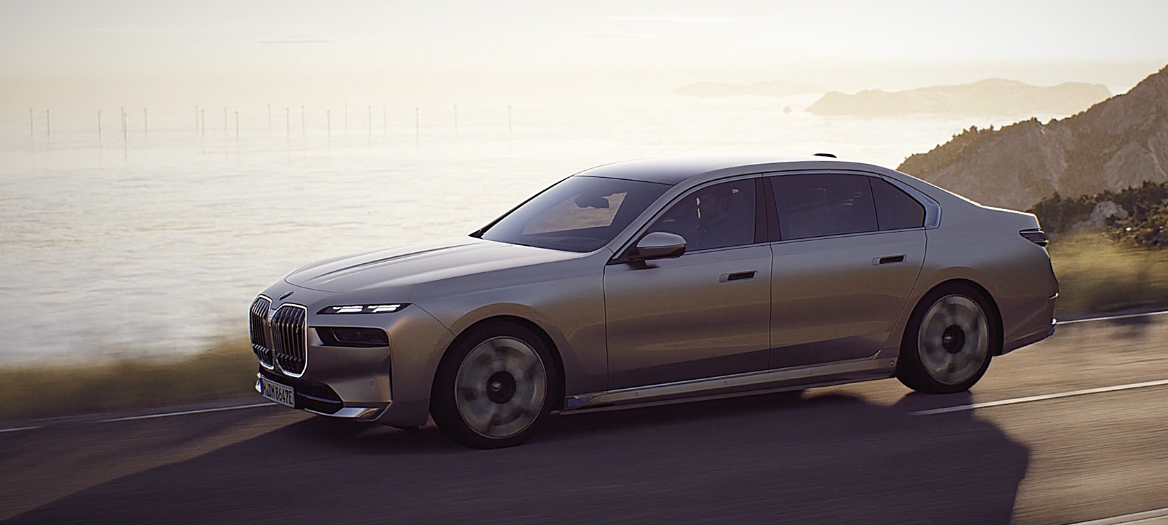 BMW i7 Sedan G70 Driving dynamics video BMW i7 Sedan G70 BMW Individual Oxid grey metallic Driving dynamics video