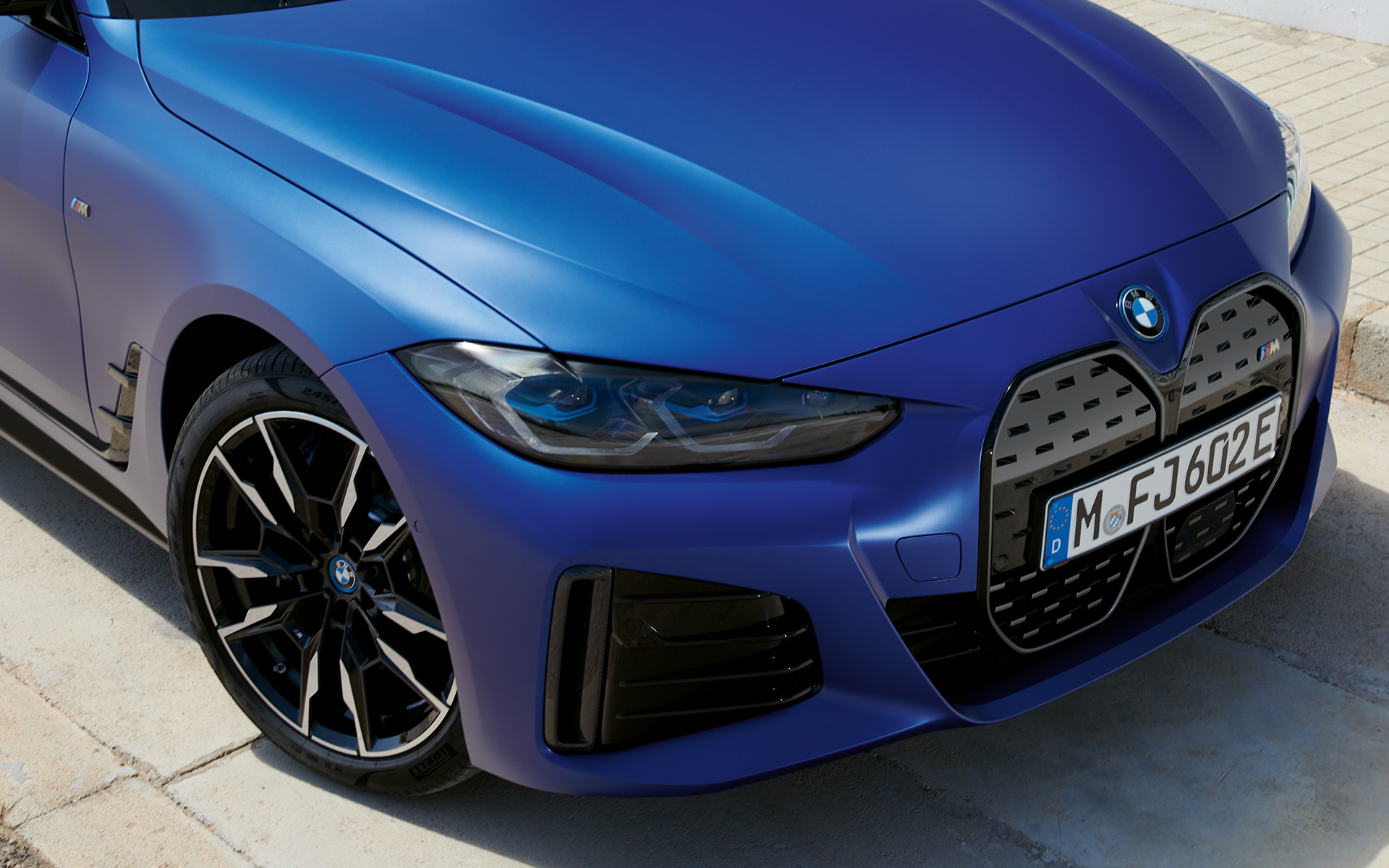 BMW i4 M50 electric car (G26E) Equipment, Charging & Range BMW Australia