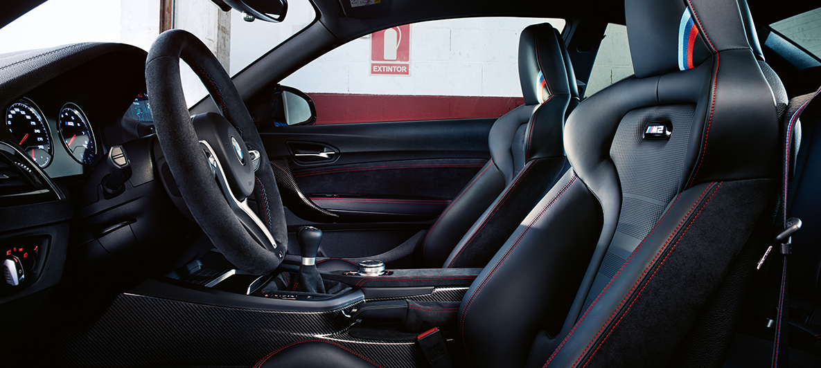 Interior BMW M2 CS F87 Interior BMW M2 CS F87 Misano Blue metallic detail view