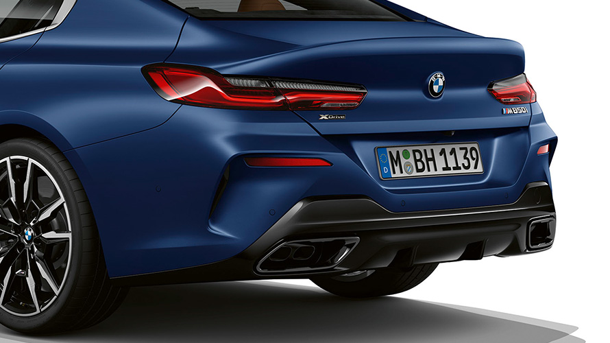 BMW M850i xDrive Gran Coupé G16 LCI Facelift 2022 three-quarter rear view rear section in detail