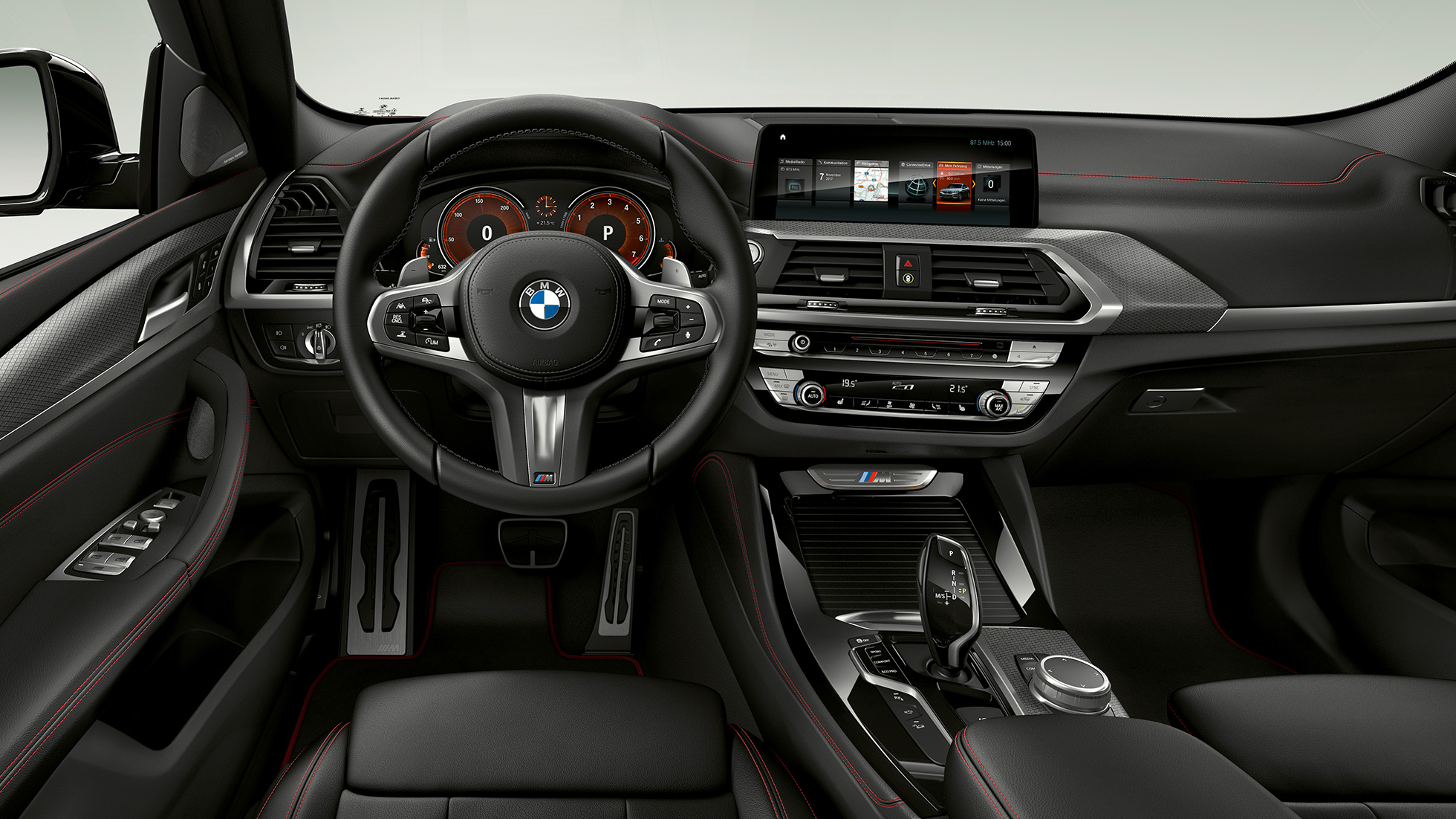 BMW X4 M40i SUV, cockpit F98. BMW X4 M40i SUV, interior, cockpit with M leather steering wheel and M Sport seats F98.