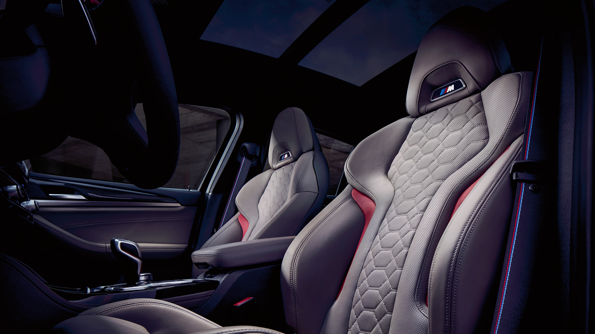 BMW X4 M Competition SUV, M Sport seats F98. BMW X4 M Competition SUV, interior, M Sport seats in leather 'Merino' Adelaide Grey F98.