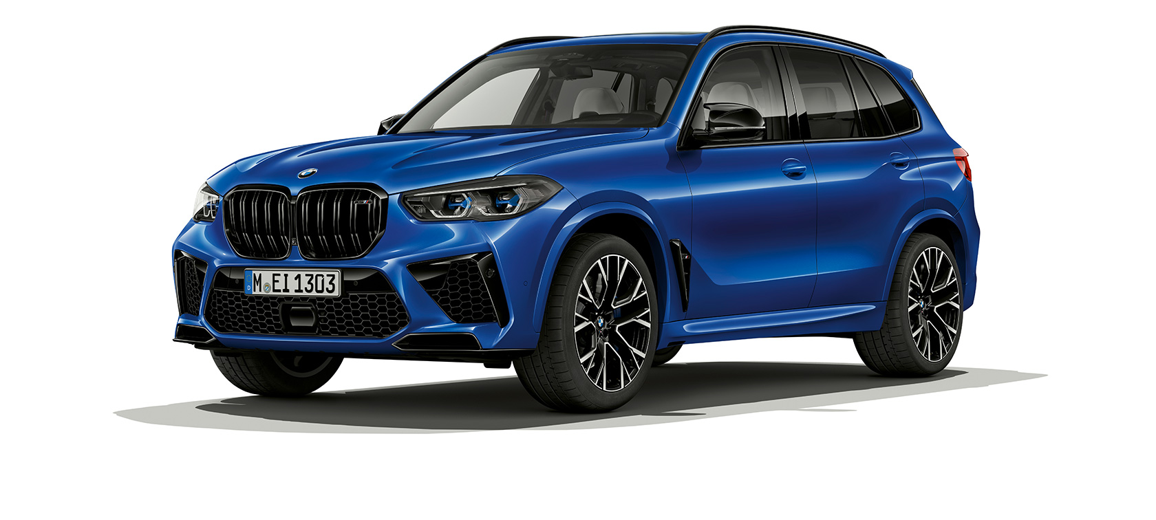 BMW X5 M Competition SUV three-quarter side view F95 BMW X5 M Competition SUV F95 2020 Marina Bay Blue metallic three-quarter side view