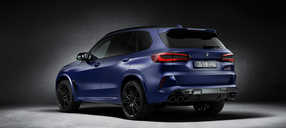 BMW X5 M SUV First Edition F95 2020 BMW Individual special paint work Frozen Marina Bay Blue metallic matte three-quarter rear view BMW X5 M SUV First Edition F95 2020 BMW Individual special paint work Frozen Marina Bay Blue metallic matte three-quarter rear view