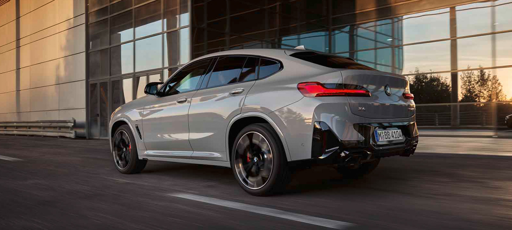 BMW X4 SUV (G02) Engines & Technical Data BMW Australia