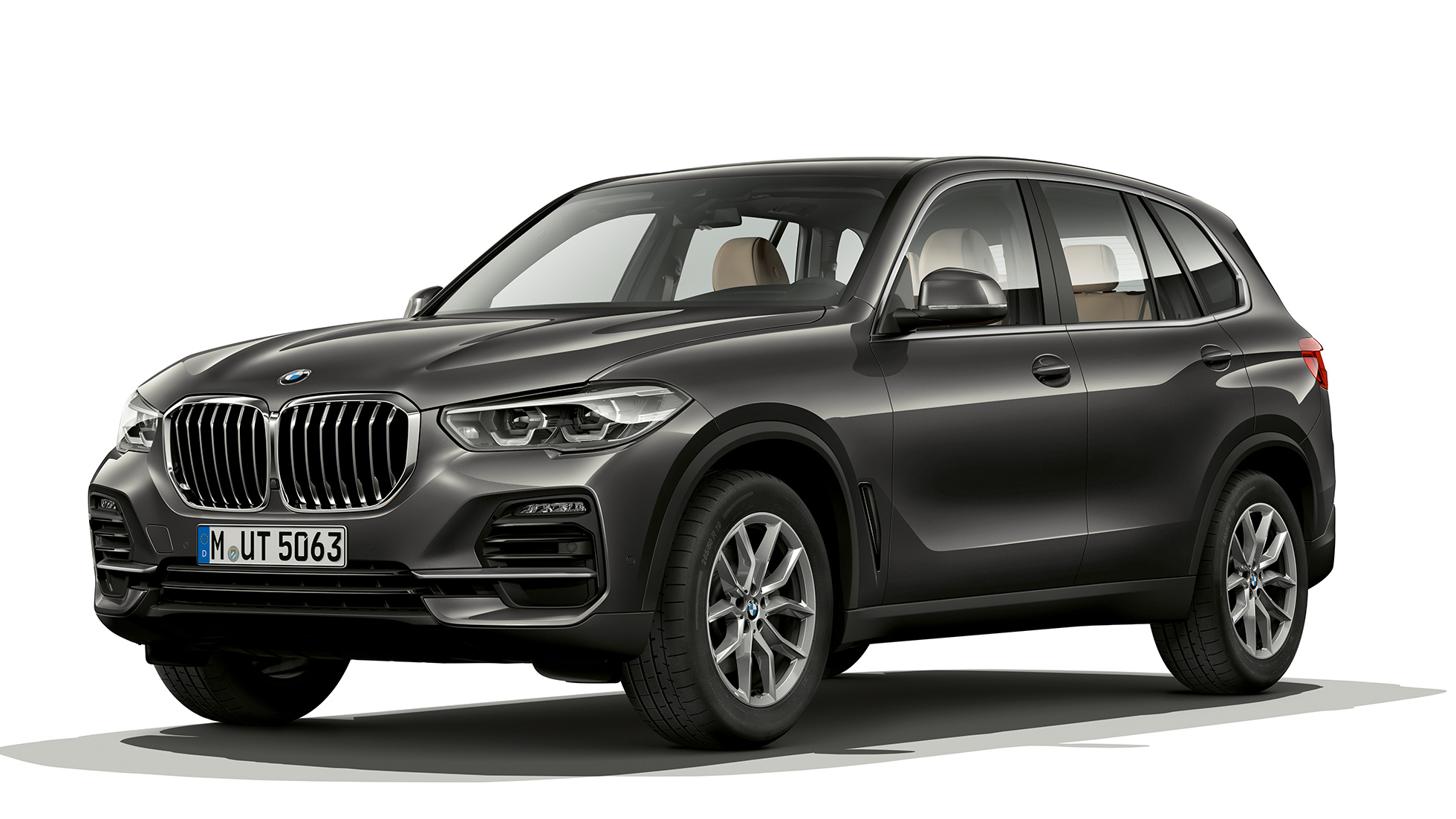 Basic model BMW X5 xDrive30d SUV three-quarter front view G05 Basic model BMW X5 xDrive30d SUV G05 2018 Sophisto Grey Brilliant Effect metallic three-quarter front view