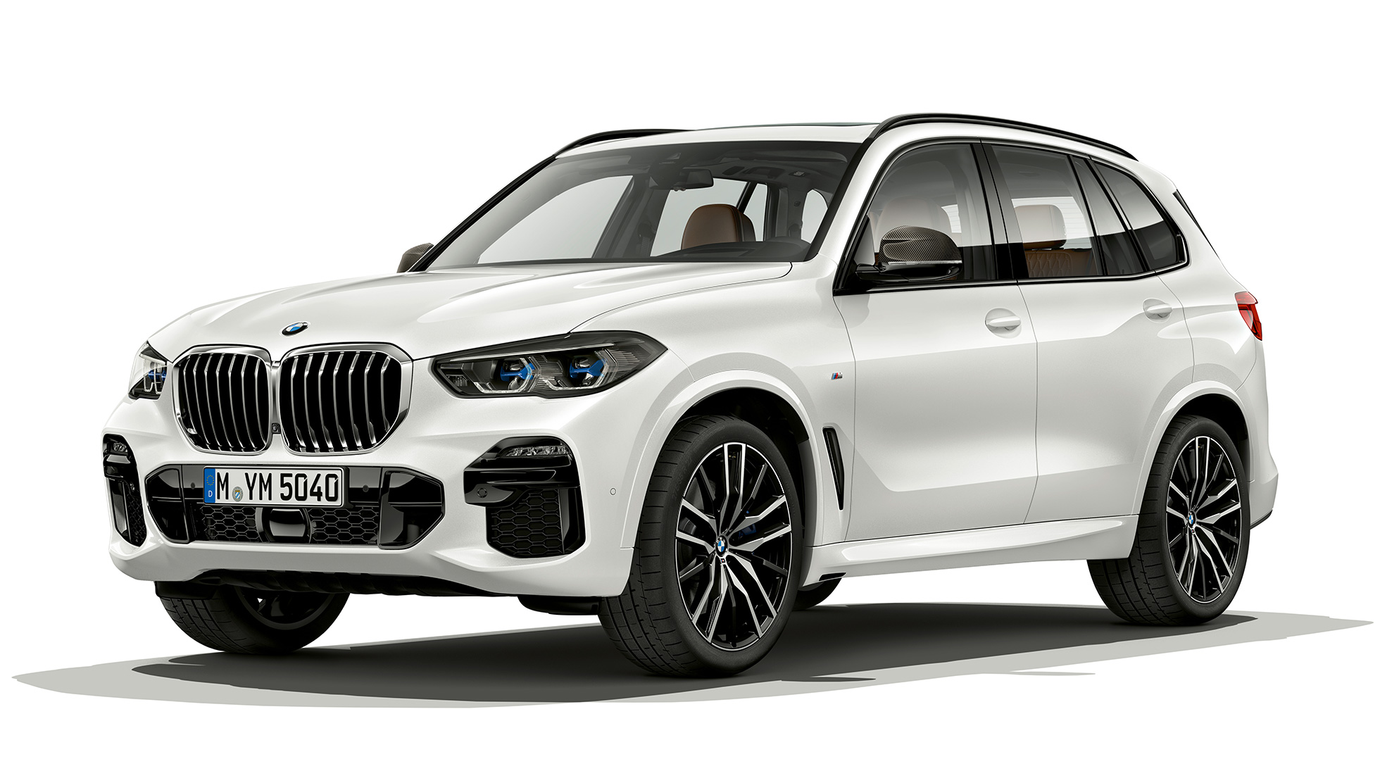 Model M Sport BMW X5 xDrive40i SUV three-quarter front view G05 Model M Sport BMW X5 xDrive40i SUV G05 2018 Mineral White metallic three-quarter front view