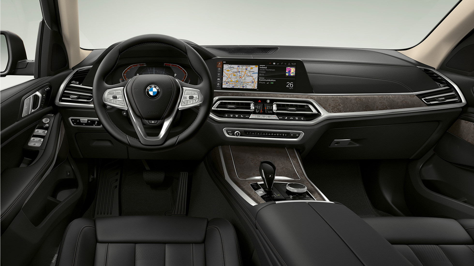 BMW X7 SUV, cockpit G07 Frontal close-up of the driver's cockpit of the BMW X7 SUV G07