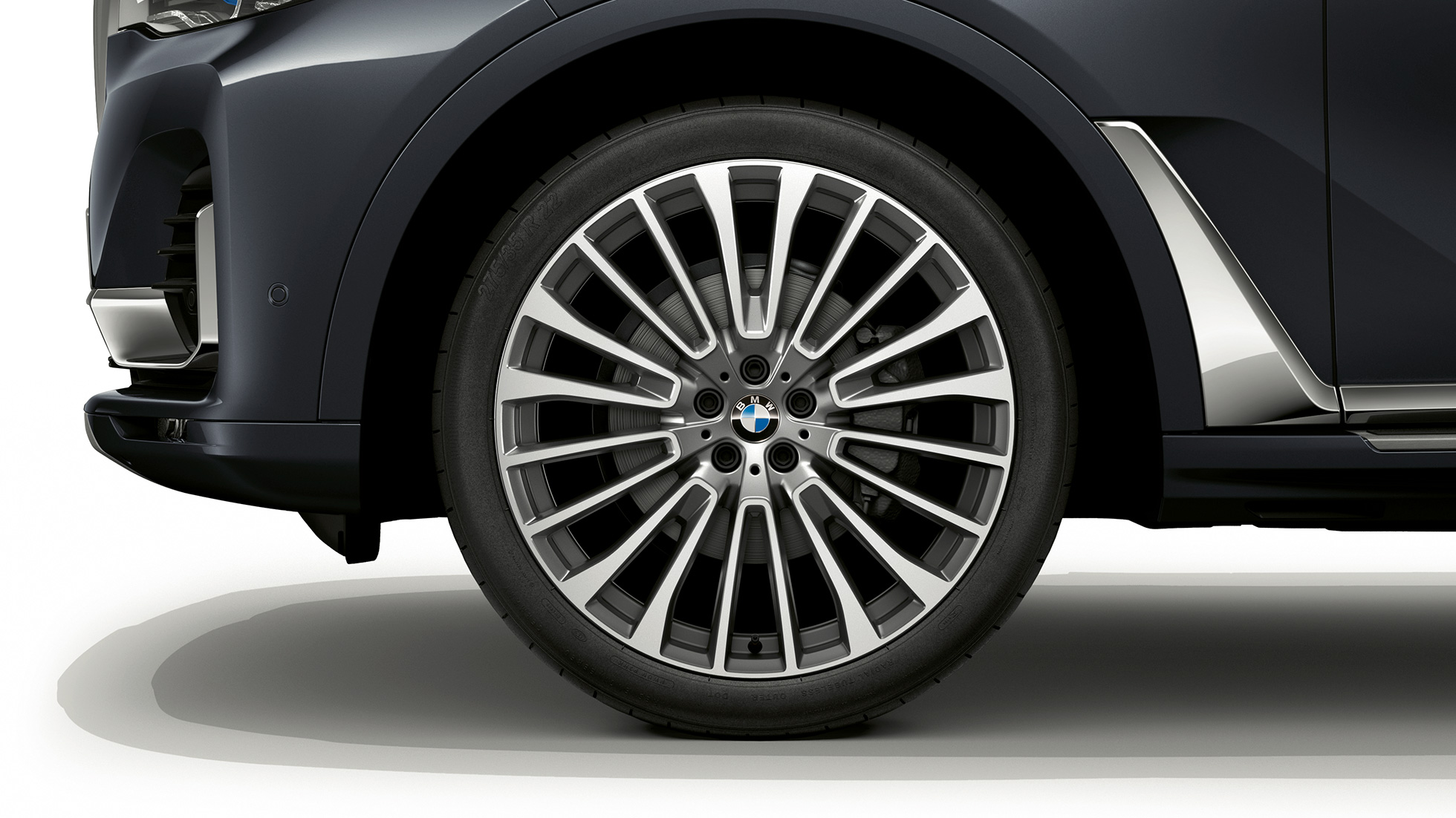 BMW X7 SUV, Design Pure Excellence light alloy wheel G07 Close-up of the light alloy wheel of the BMW X7 SUV with Design Pure Excellence features G07