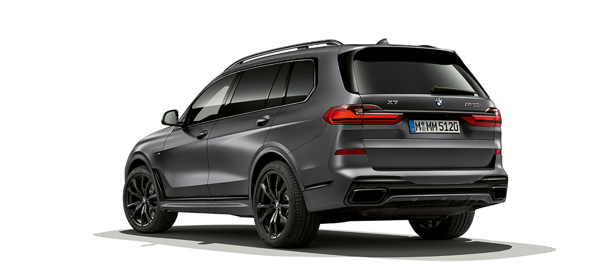BMW Dark Shadow Edition three-quarter rear view SUV G07 BMW X7 SUV G07 Dark Shadow Edition three-quarter rear view