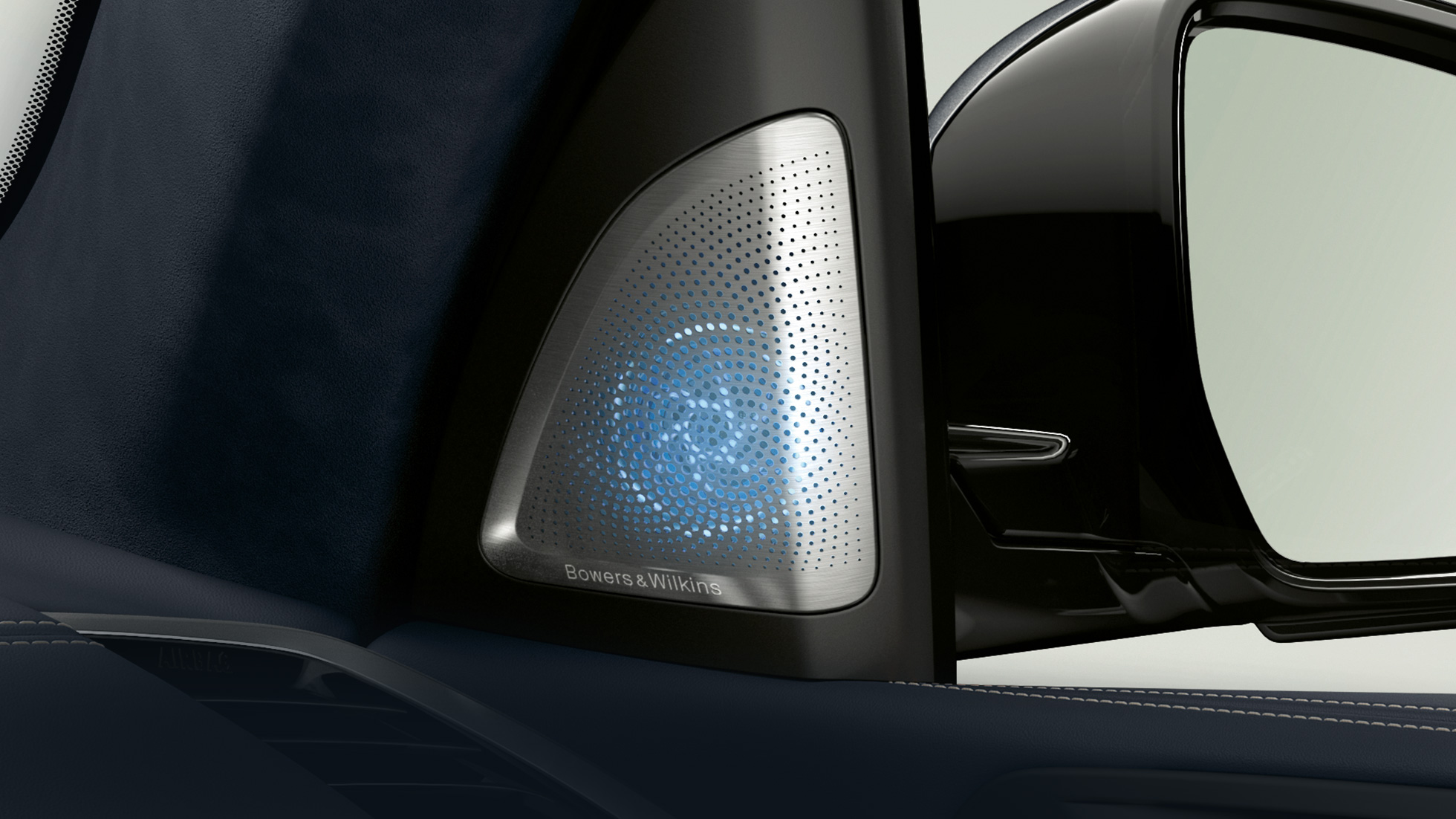 Bowers & Wilkins Diamond Surround Sound System SUV G07 Bowers & Wilkins: close-up of a diamond surround loudspeaker SUV G07