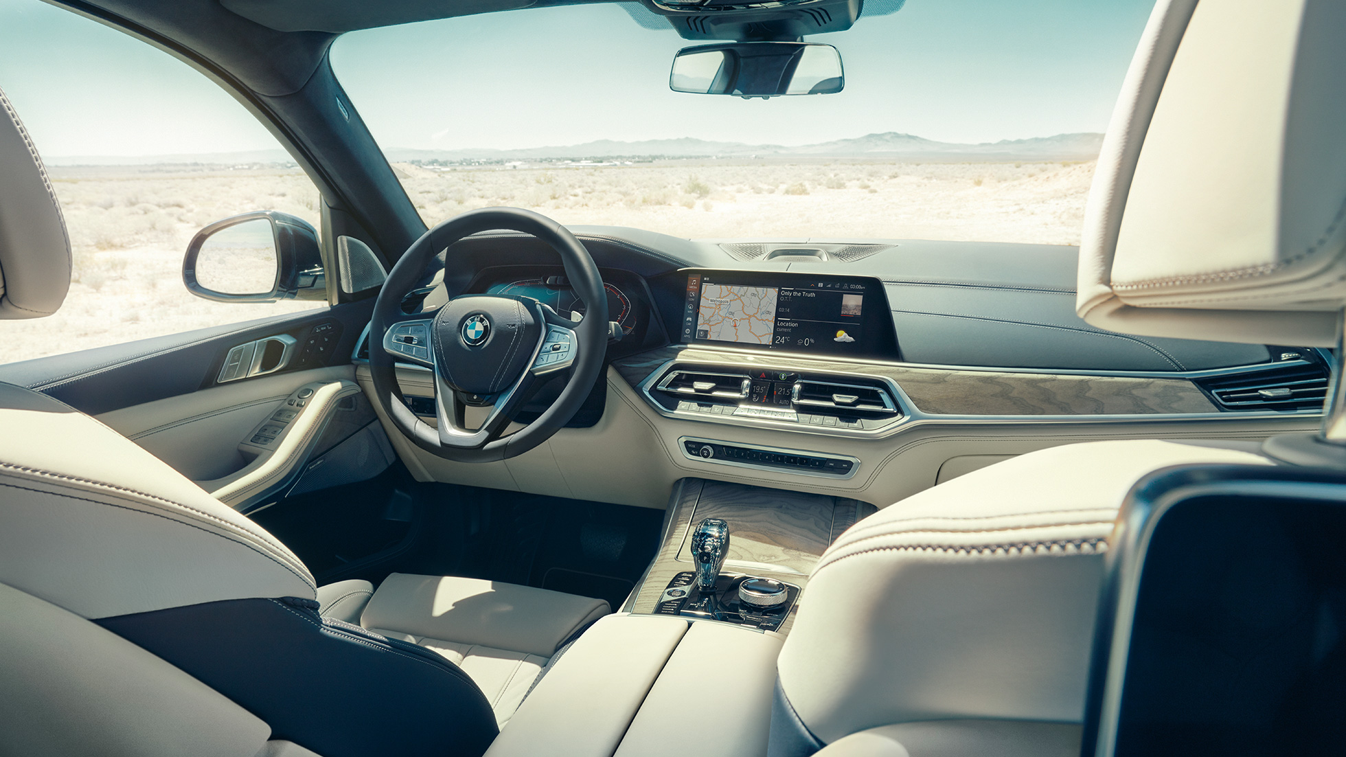 BMW X7 SUV cockpit G07 BMW X7 SUV interior, cockpit with sport leather steering wheel, G07 2019