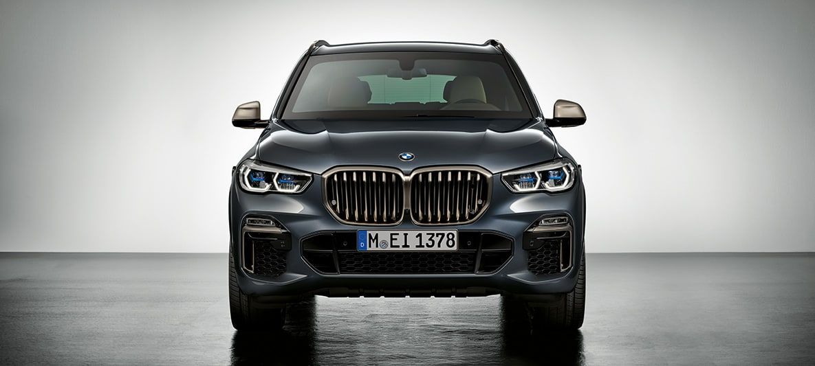BMW Individual Oxide Grey metallic BMW M3 Sedan G80 2020 BMW M3 Sedan BMW Individual Oxide Grey metallic G80 2020 three-quarter front view standing