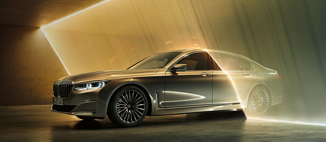 金工鍛金家 奥山峰石氏が語るbmw 7シリーズ Pure Metal Edition 意匠 技術 美意識のすべて 金工鍛金家 奥山峰石氏が語るbmw 7シリーズ Pure Metal Edition 意匠 技術 美意識のすべて
