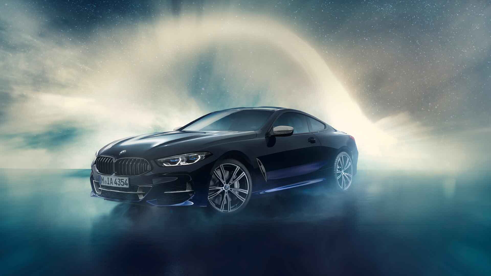 宇宙からのパワー：BMW NIGHT SKYのインテリア・デザインには、本物の隕石が使われています。