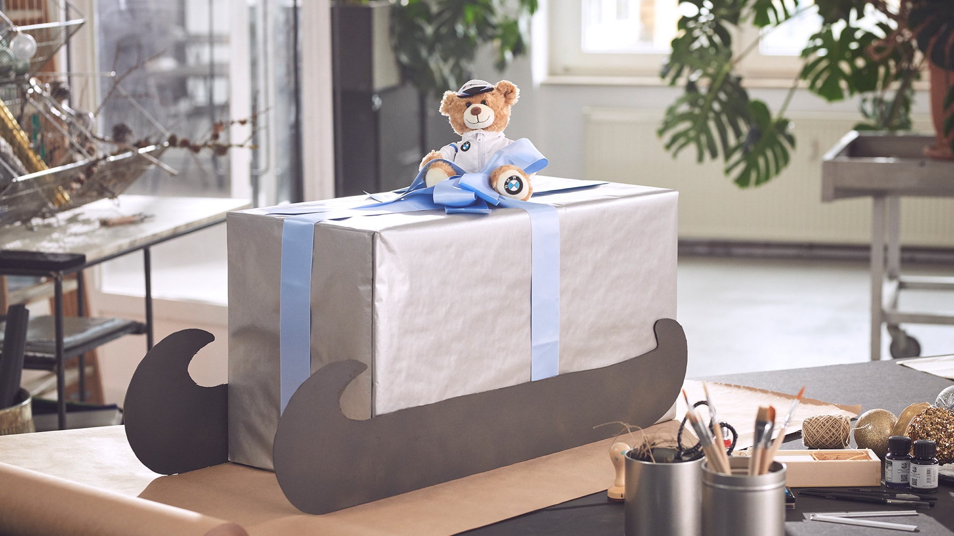 Kleiner Tipp: Mit diesem Geschenk können schon die Jüngsten BMW fahren.