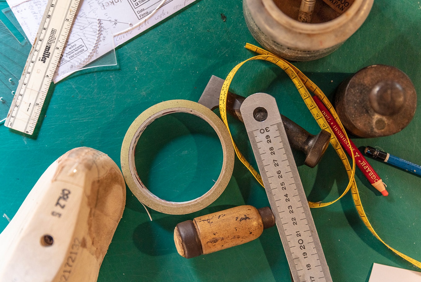 Creative chaos: In her traditional workshop, custom shoemaker Gabriele Gmeiner produces welted shoes using high-quality materials.
