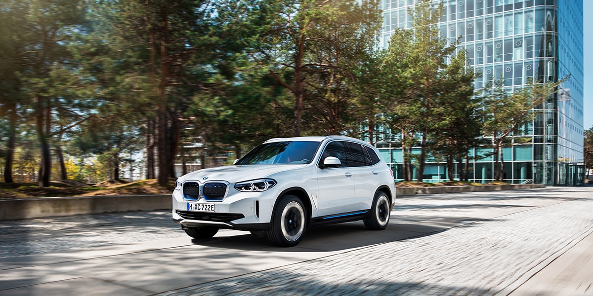 THE iX3