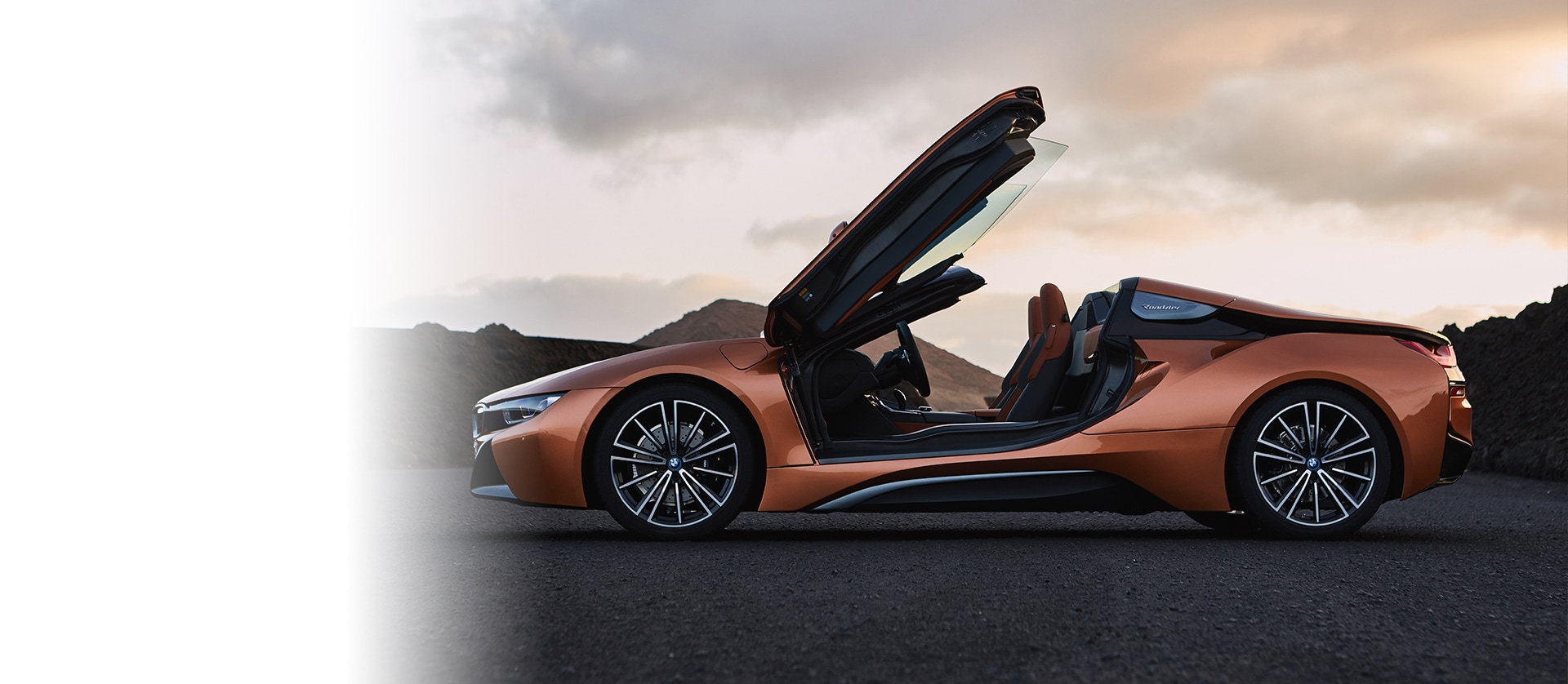 BMW i8ロードスター 　BMW i　BMWエレクトロ　10周年　BMW eドライブ　BMWの歴史　 BMW i シリーズ　未来のテクノロジー