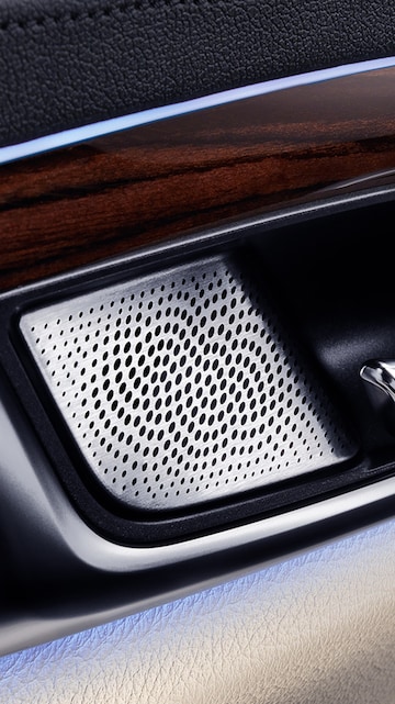 Soundcheck: The best songs to test car speakers | BMW.com