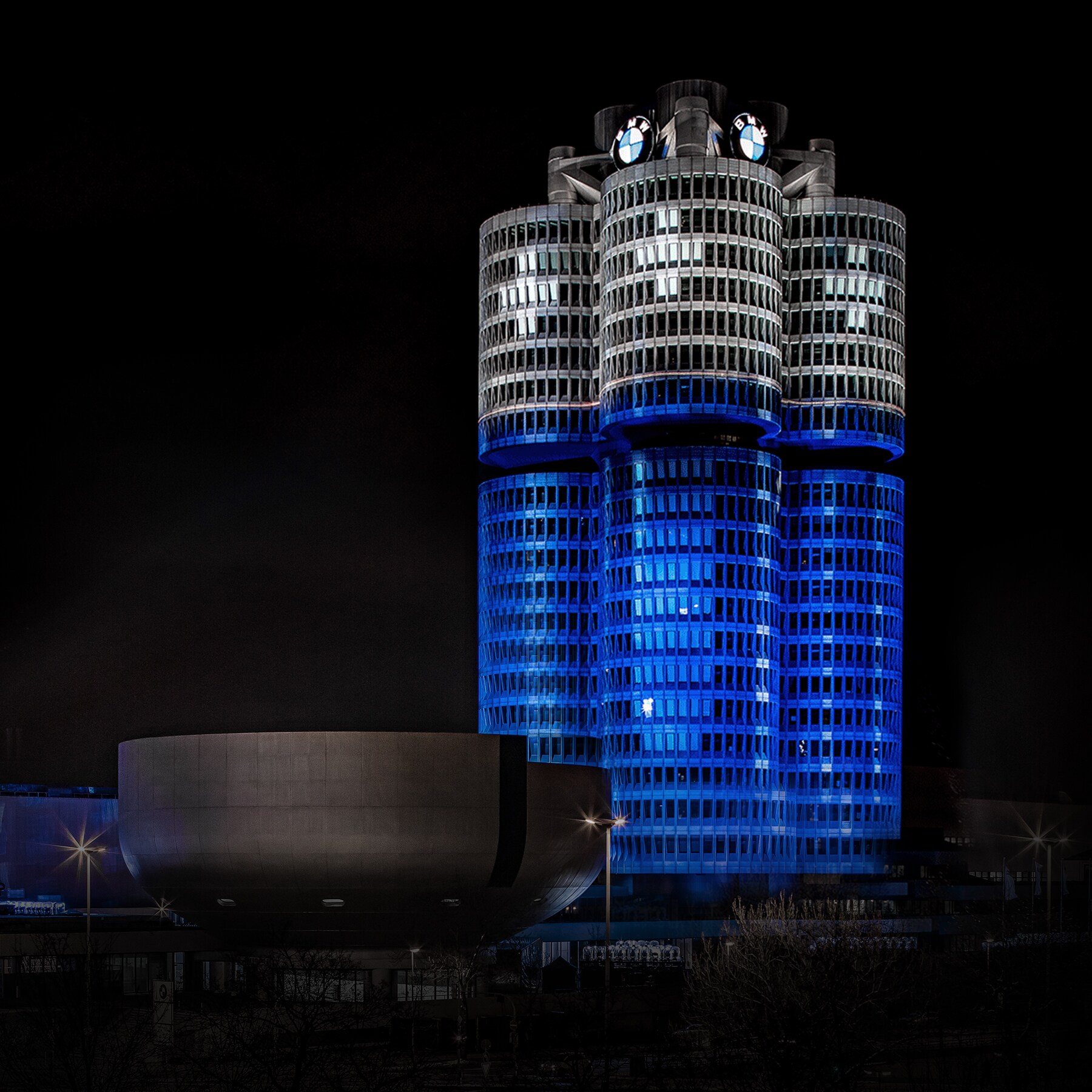 La torre BMW se convierte en una visión automovilística