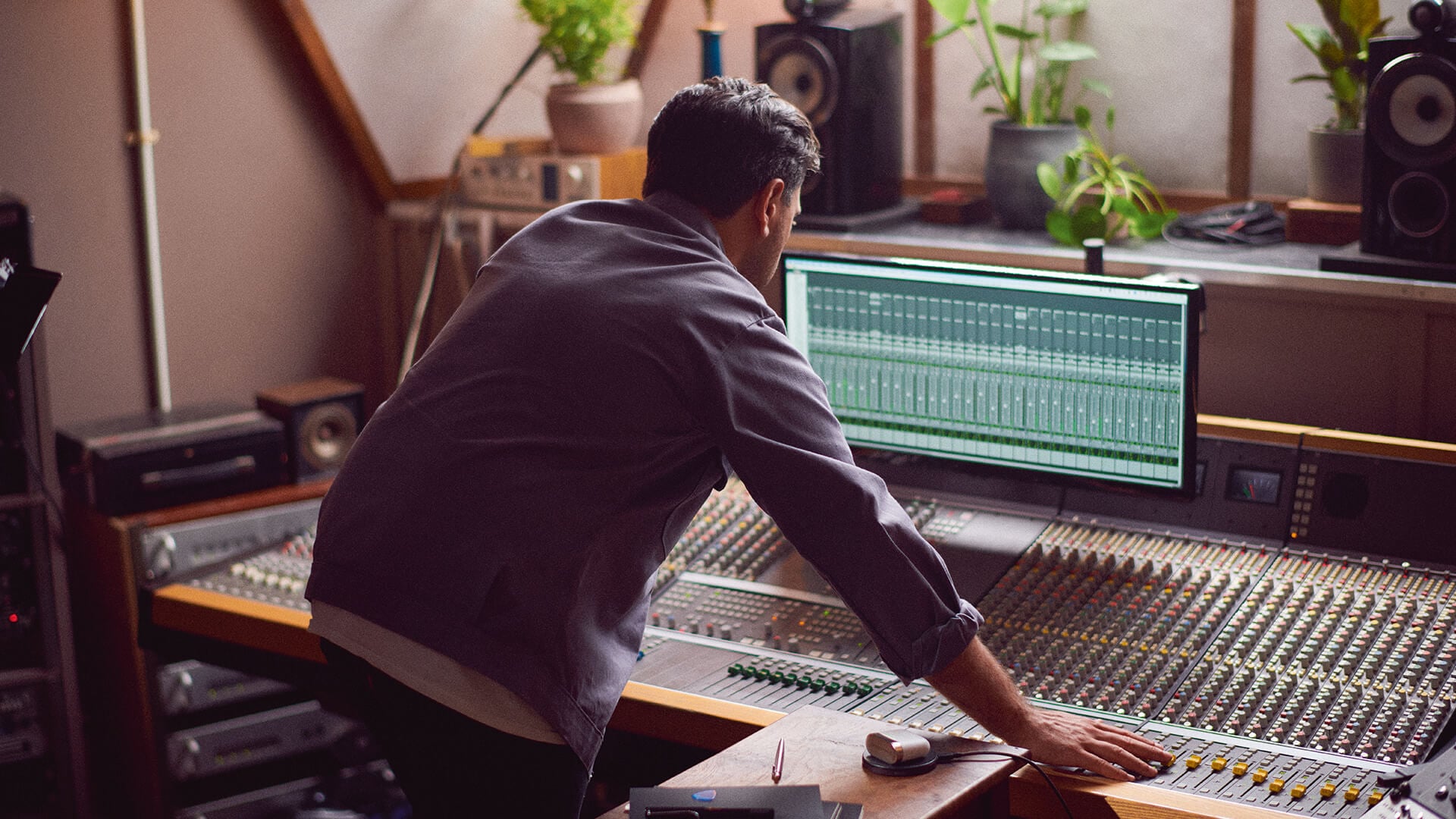 Le plaisir de repousser sans cesse les limites techniques et visuelles est ce qui unit Bowers & Wilkins et BMW.