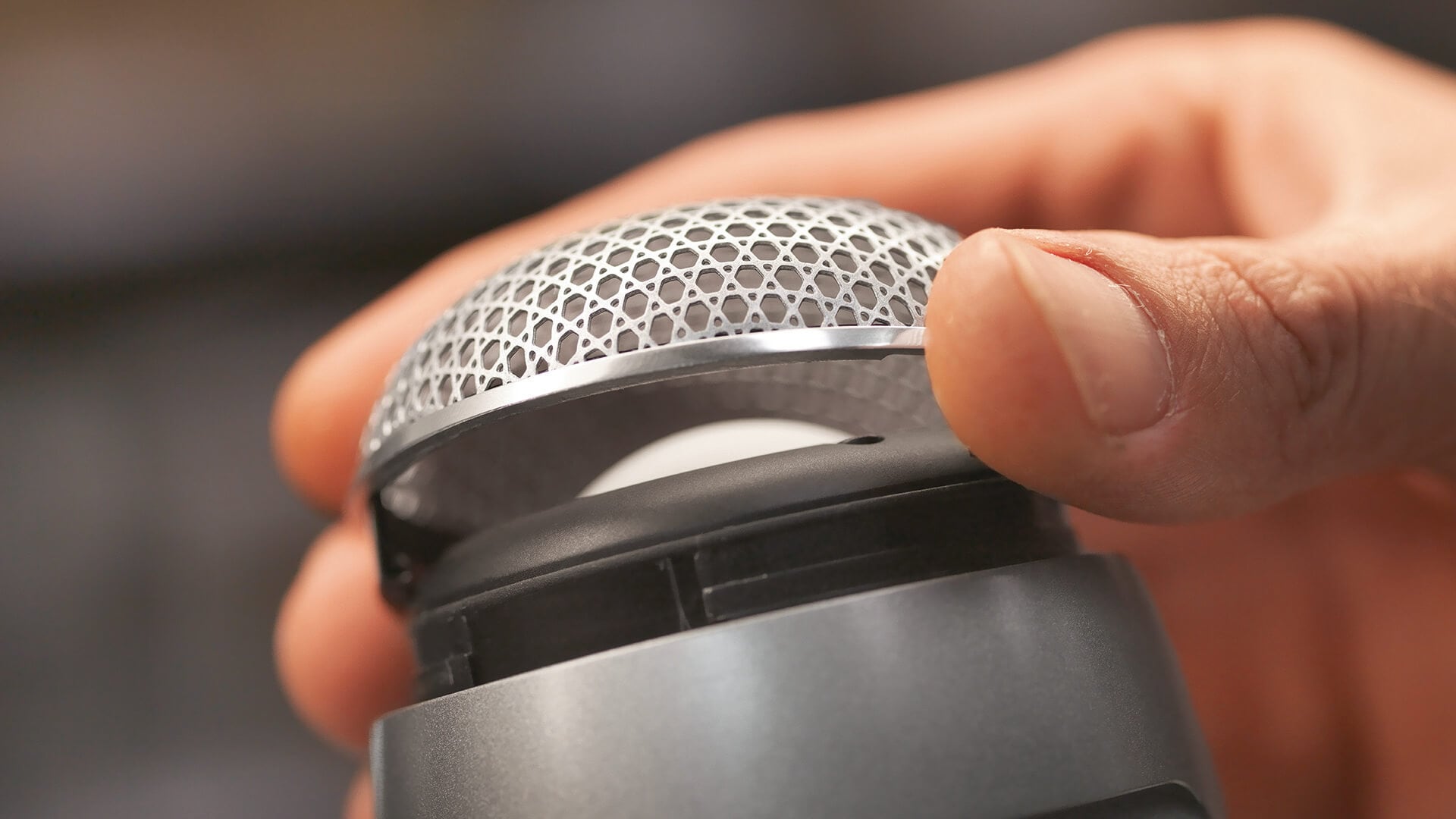 Chaque enceinte présente à l‘intérieur d‘une BMW est conçue individuellement et spécialement configurée pour restituer au mieux la musique et garantir une expérience sonore inoubliable.