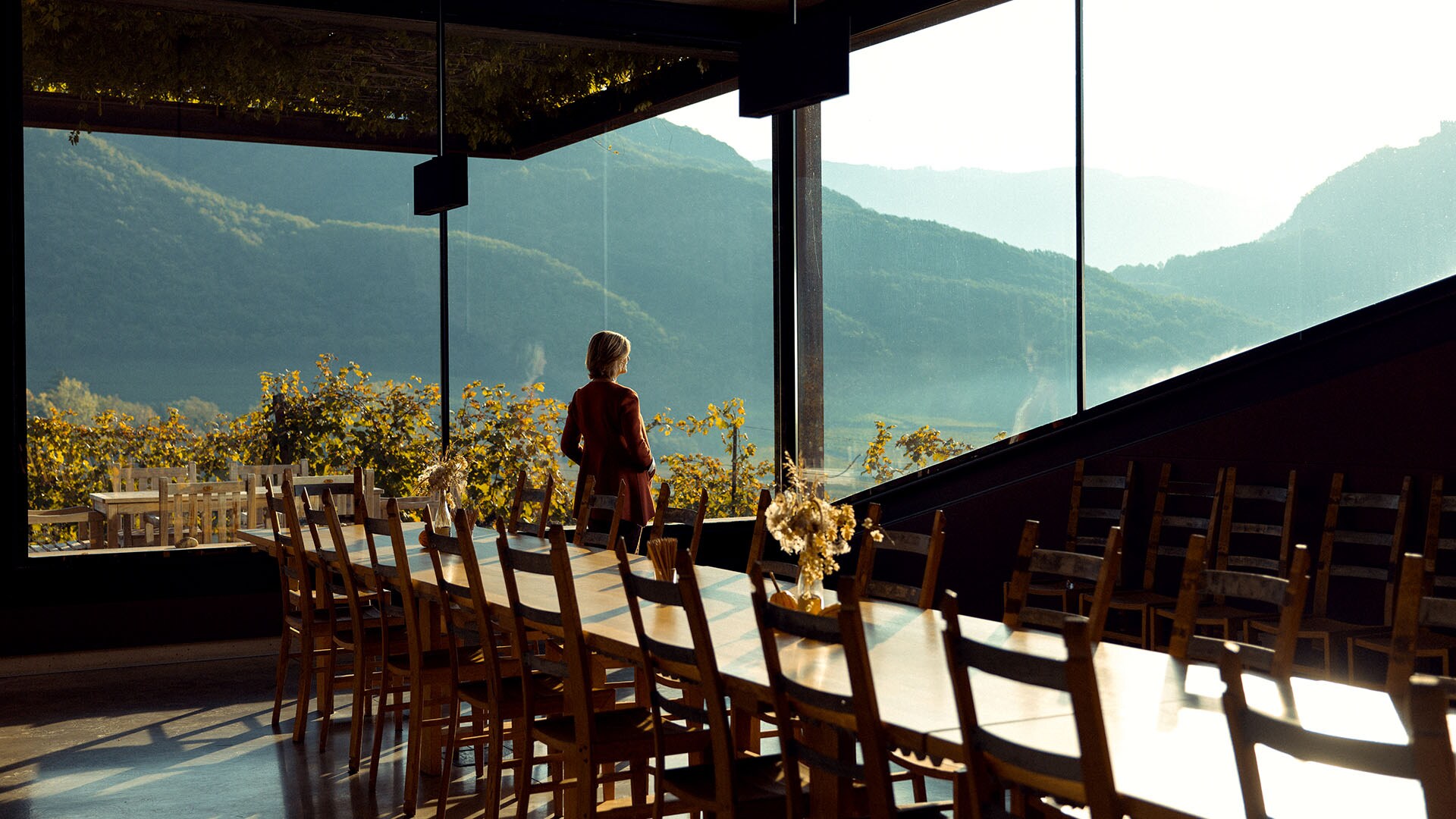 BMW iX, trentino vacanze, sostenibilità, Elettromobilità, trentino alto adige, cantina Manincor, vino
