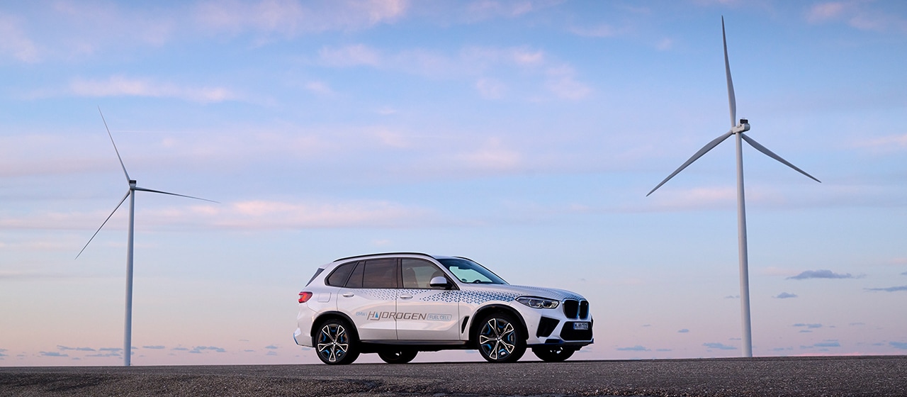 THE iX5 HYDROGEN