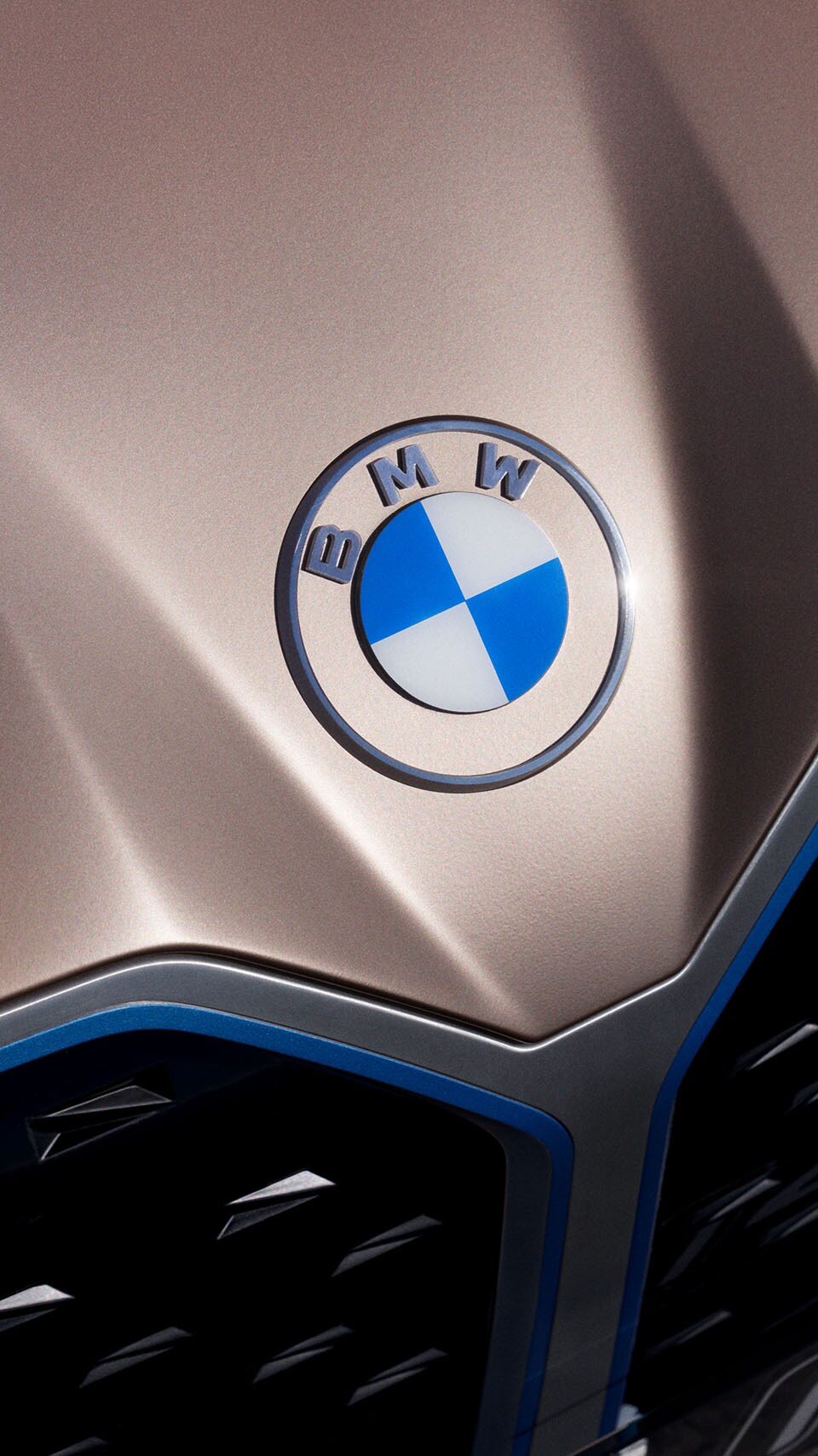 BMW Japan 40th先駆者として走り続けた40年。未来へ向けて、私たちは加速し続ける。