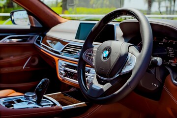 AIを活用した音声操作機能「BMWインテリジェント・パーソナル・アシスタント」が採用されたコックピット