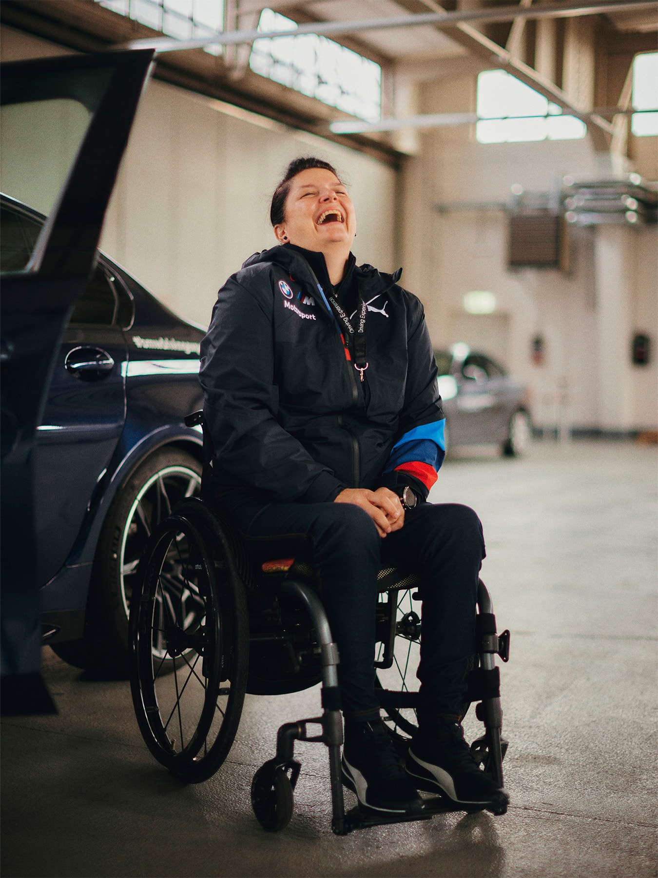 Tina Schmidt-Kiendl en fauteuil roulant, BMW M Driving Academy, BMW Driving Instructor, formation des conducteurs