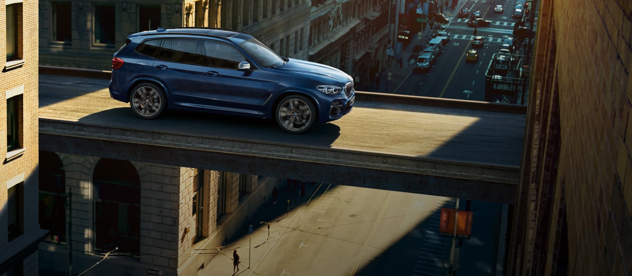 DIRECTIONAL STABILITY AT THE PUSH OF A BUTTON. IN THE BMW X3.