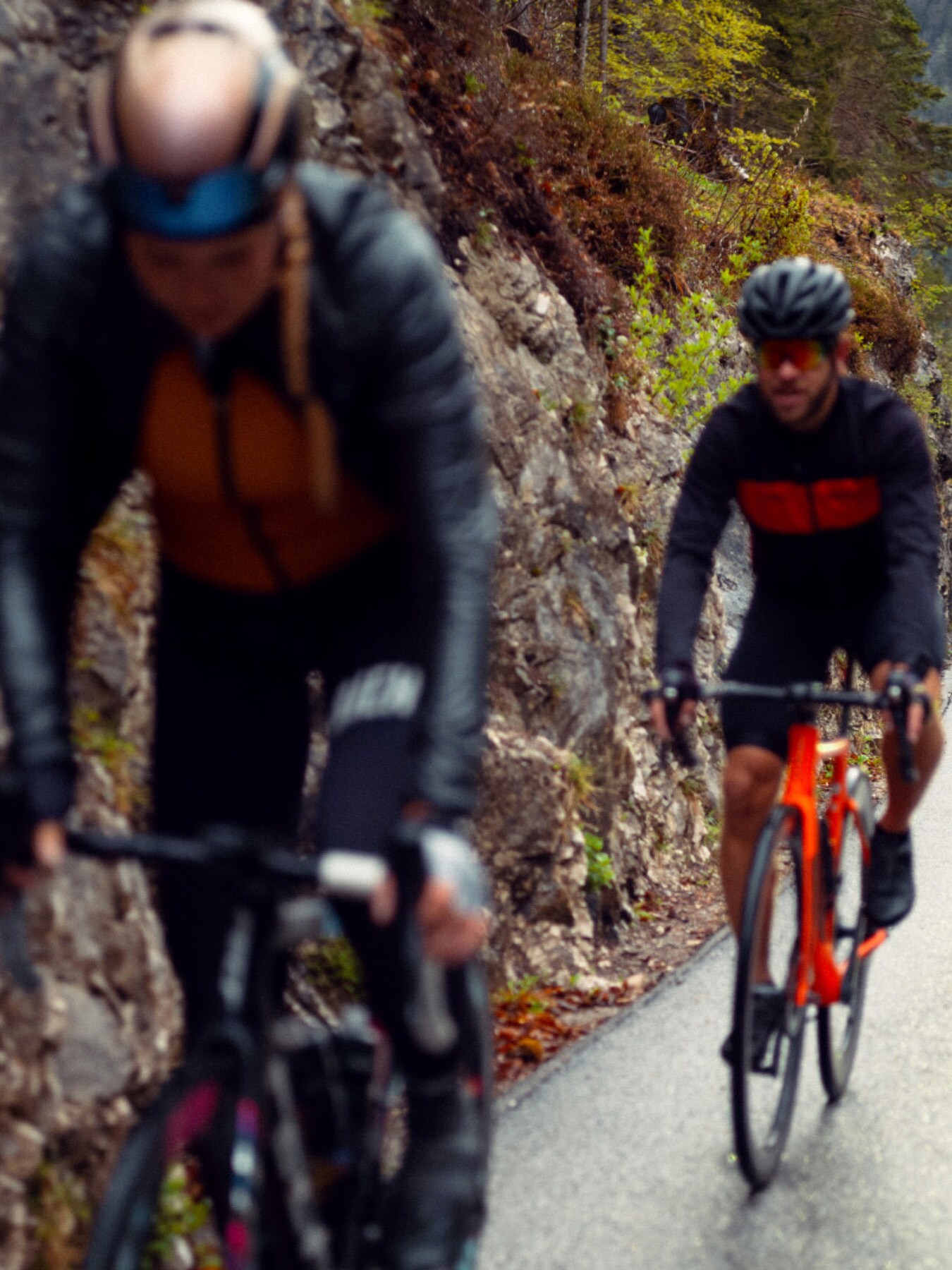 Test de résistance pour coureurs cyclistes et BMW iX