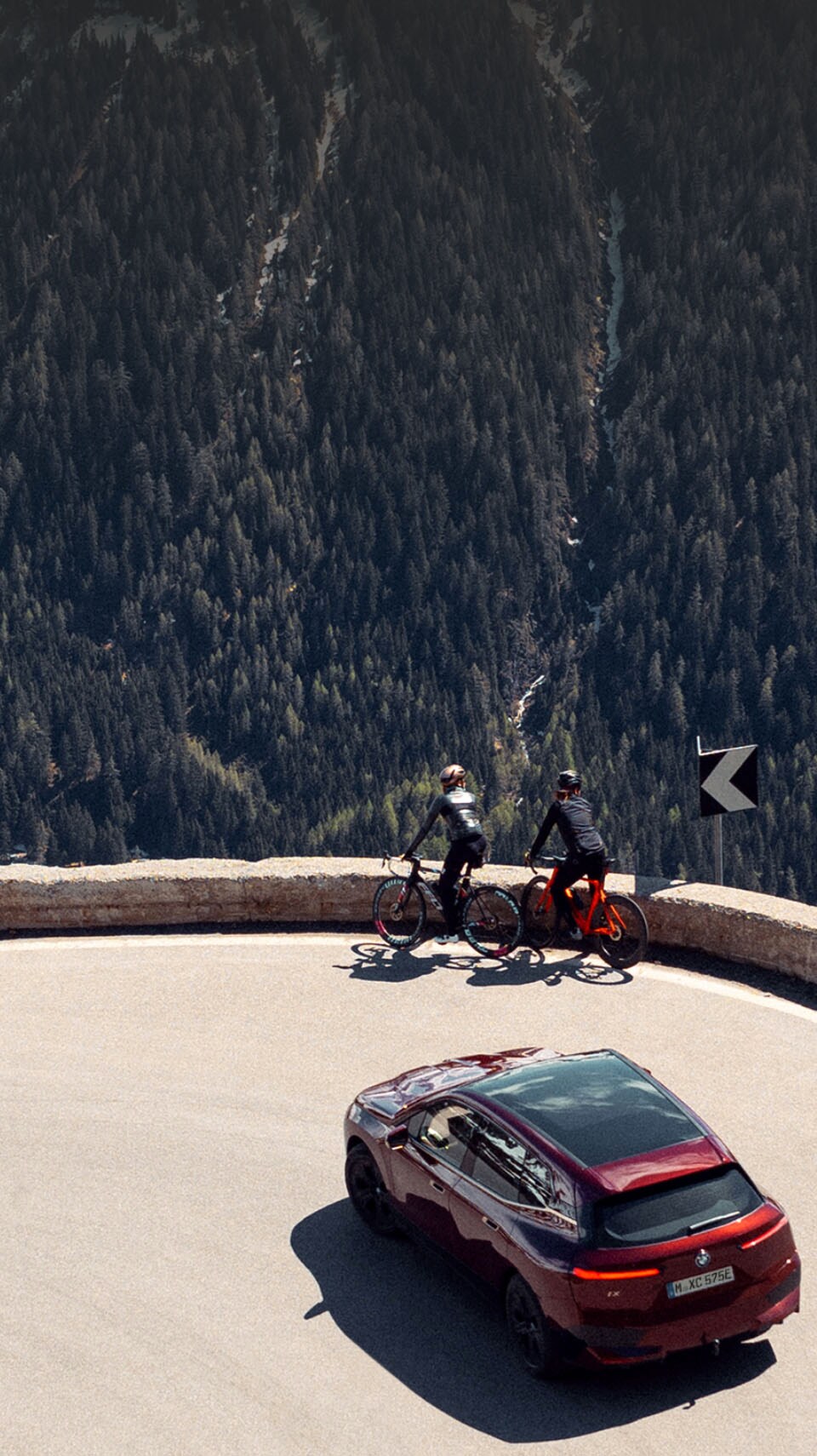 Transalp: crossing the Alps with road bikes and the BMW iX